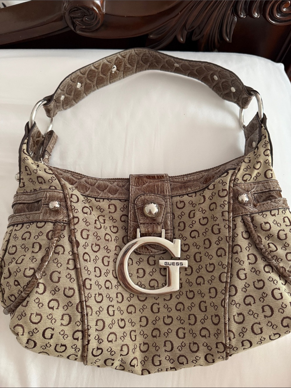 GUESS Brown Signature G Logo Shoulder Bag with Silver Hardware vintage